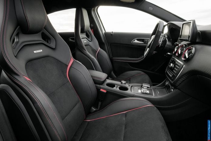 2014 Mercedes-Benz A45 AMG - фотография 14 из 15