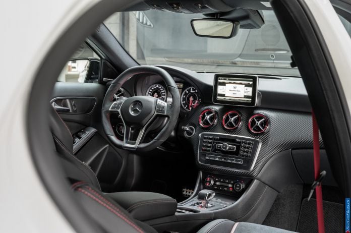 2014 Mercedes-Benz A45 AMG - фотография 15 из 15