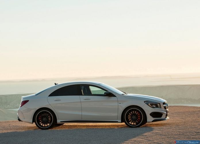 2014 Mercedes-Benz CLA45 AMG - фотография 43 из 76