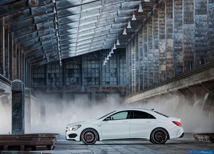 2014 Mercedes-Benz CLA45 AMG - фотография 44 из 76