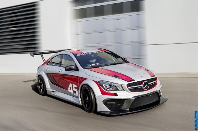 2014 Mercedes-Benz CLA45 AMG Racing Series - фотография 1 из 9