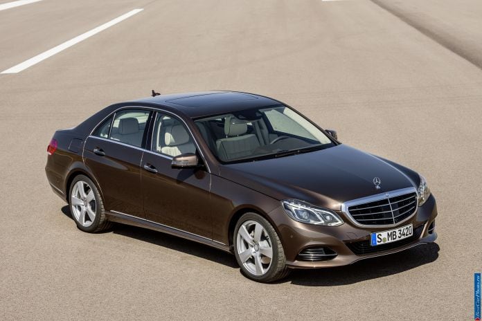 2014 Mercedes-Benz E-class - фотография 1 из 44
