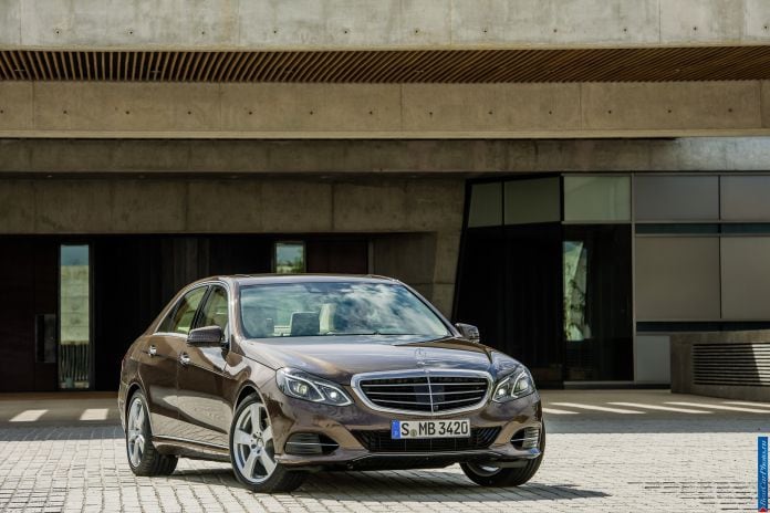 2014 Mercedes-Benz E-class - фотография 12 из 44
