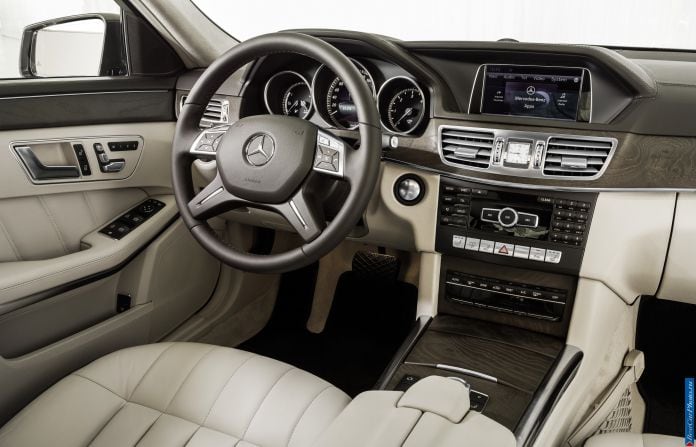 2014 Mercedes-Benz E-class Estate - фотография 30 из 39