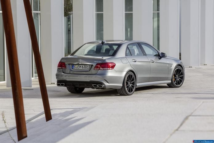 2014 Mercedes-Benz E-class 63 AMG - фотография 11 из 14 2014 Mercedes-Benz E-class 63 AMG - фотография 11 из 14