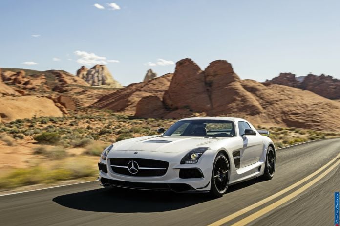2014 Mercedes-Benz SLS AMG Coupe Black Series - фотография 3 из 23