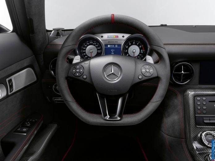 2014 Mercedes-Benz SLS AMG Coupe Black Series - фотография 22 из 23