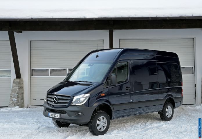 2014 Mercedes-Benz Sprinter 4x4 - фотография 2 из 91