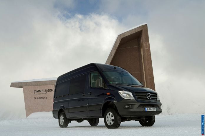 2014 Mercedes-Benz Sprinter 4x4 - фотография 3 из 91 2014 Mercedes-Benz Sprinter 4x4 - фотография 3 из 91