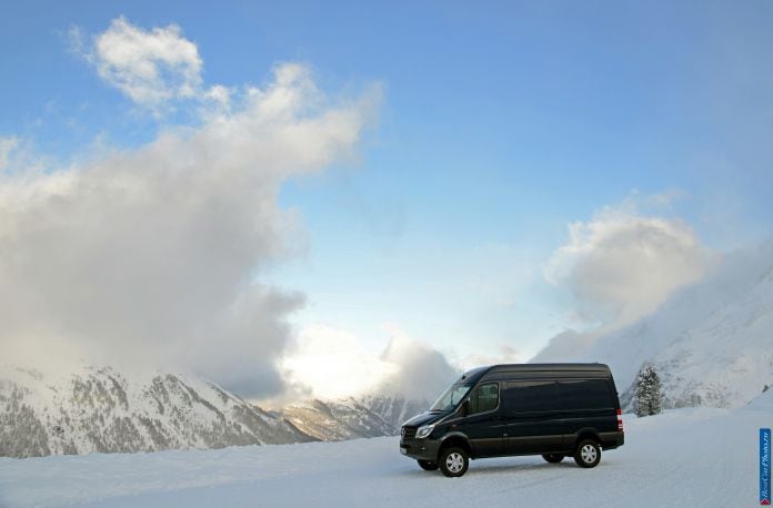 2014 Mercedes-Benz Sprinter 4x4 - фотография 4 из 91