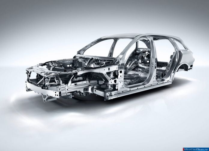 2015 Mercedes-Benz C-Class Estate - фотография 40 из 67 2015 Mercedes-Benz C-Class Estate - фотография 40 из 67