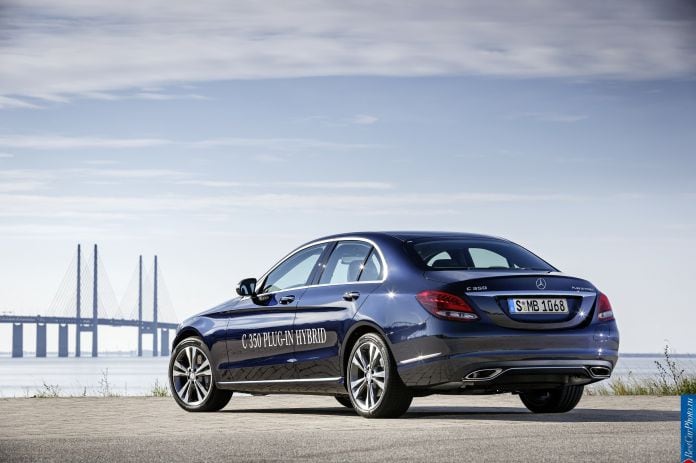 2015 Mercedes-Benz C350 Plug-In Hybrid - фотография 2 из 5