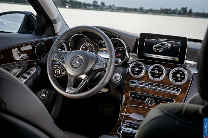 2015 Mercedes-Benz C350 Plug-In Hybrid - фотография 5 из 5