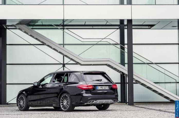 2015 Mercedes-Benz C450 AMG 4Matic Estate - фотография 5 из 27 2015 Mercedes-Benz C450 AMG 4Matic Estate - фотография 5 из 27