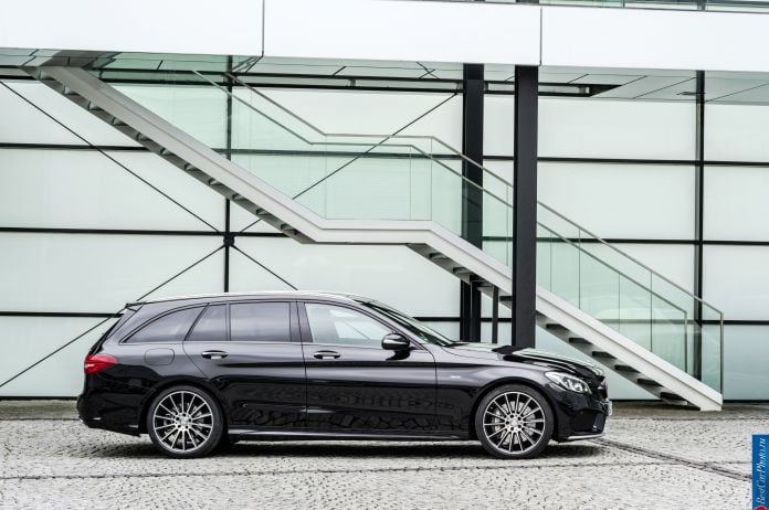 2015 Mercedes-Benz C450 AMG 4Matic Estate - фотография 6 из 27 2015 Mercedes-Benz C450 AMG 4Matic Estate - фотография 6 из 27