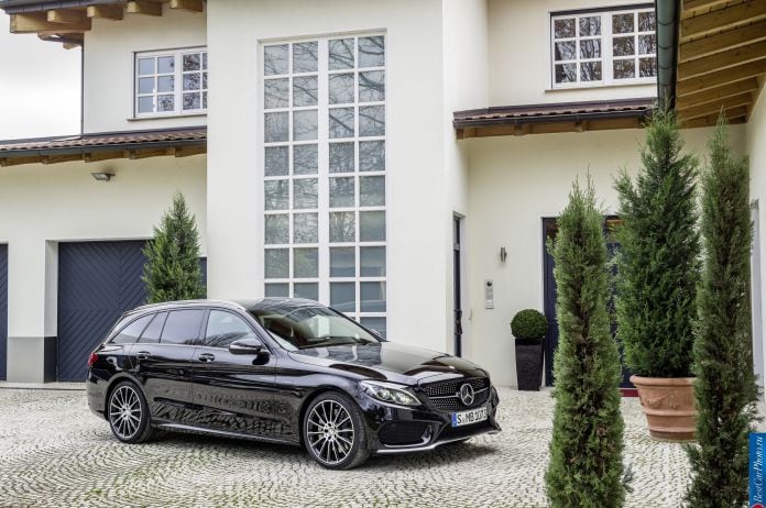 2015 Mercedes-Benz C450 AMG 4Matic Estate - фотография 10 из 27 2015 Mercedes-Benz C450 AMG 4Matic Estate - фотография 10 из 27