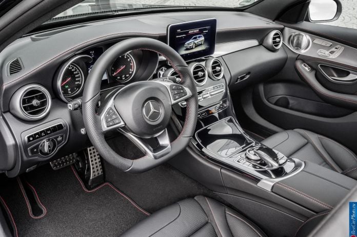 2015 Mercedes-Benz C450 AMG 4Matic Estate - фотография 19 из 27 2015 Mercedes-Benz C450 AMG 4Matic Estate - фотография 19 из 27