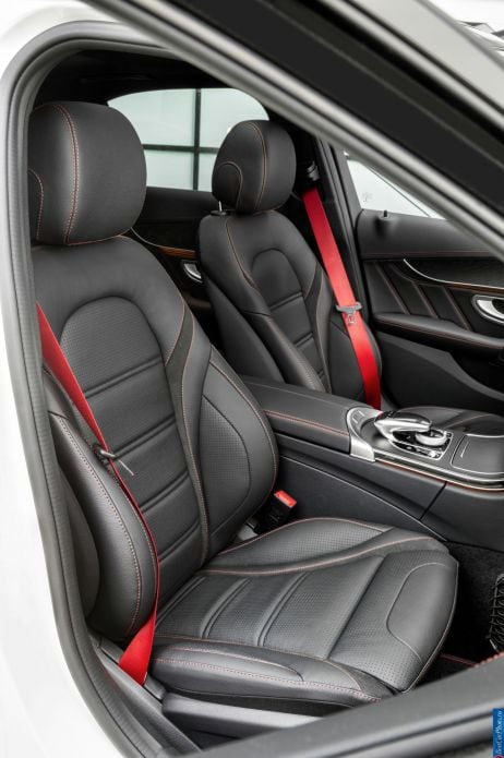 2015 Mercedes-Benz C450 AMG 4Matic Estate - фотография 20 из 27 2015 Mercedes-Benz C450 AMG 4Matic Estate - фотография 20 из 27