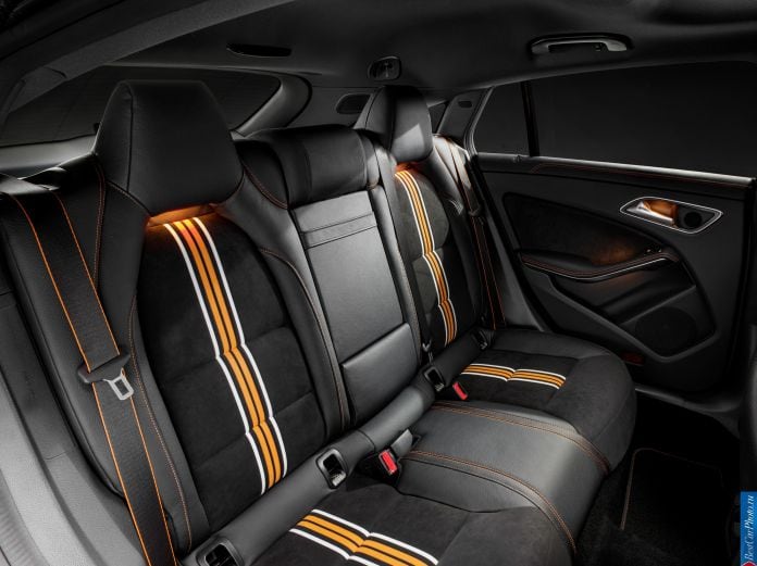 2015 Mercedes-Benz CLA Shooting Brake - фотография 18 из 23