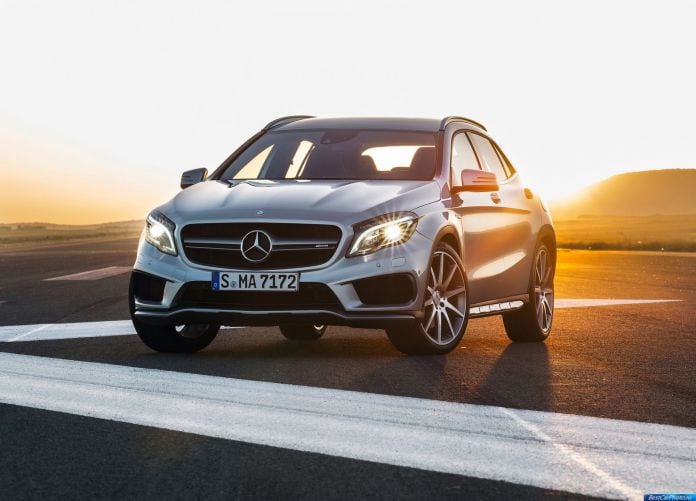 2015 Mercedes-Benz GLA 45 AMG - фотография 2 из 35 2015 Mercedes-Benz GLA 45 AMG - фотография 2 из 35