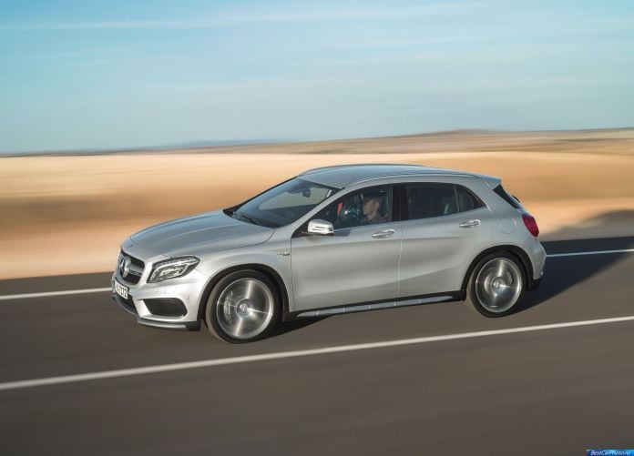 2015 Mercedes-Benz GLA 45 AMG - фотография 13 из 35