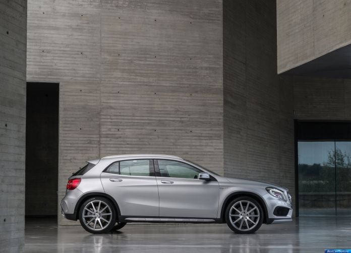2015 Mercedes-Benz GLA 45 AMG - фотография 15 из 35