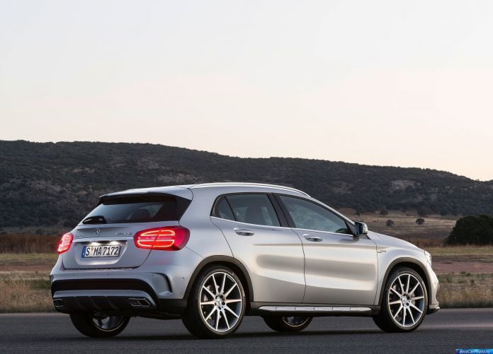 2015 Mercedes-Benz GLA 45 AMG - фотография 16 из 35 2015 Mercedes-Benz GLA 45 AMG - фотография 16 из 35