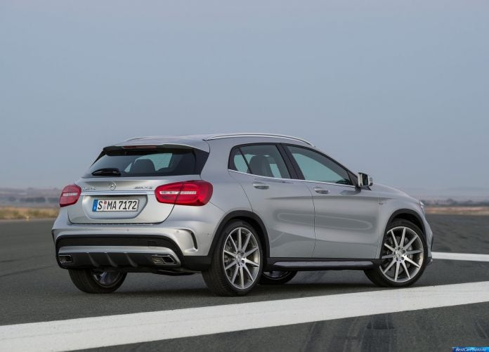 2015 Mercedes-Benz GLA 45 AMG - фотография 17 из 35 2015 Mercedes-Benz GLA 45 AMG - фотография 17 из 35