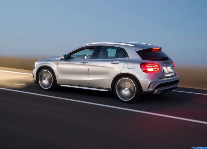 2015 Mercedes-Benz GLA 45 AMG - фотография 21 из 35 2015 Mercedes-Benz GLA 45 AMG - фотография 21 из 35