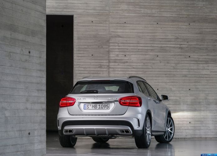 2015 Mercedes-Benz GLA 45 AMG - фотография 22 из 35 2015 Mercedes-Benz GLA 45 AMG - фотография 22 из 35