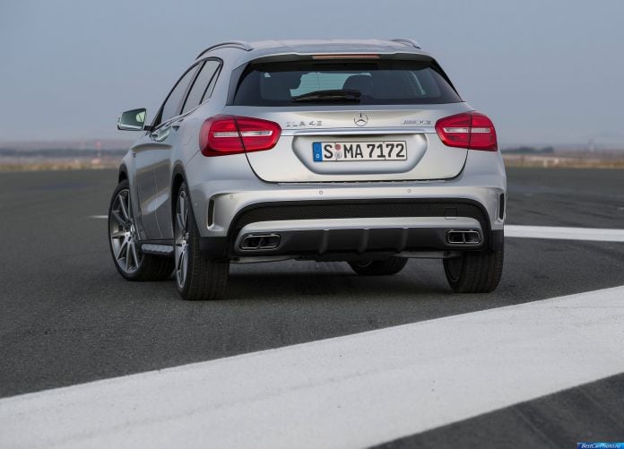 2015 Mercedes-Benz GLA 45 AMG - фотография 23 из 35 2015 Mercedes-Benz GLA 45 AMG - фотография 23 из 35