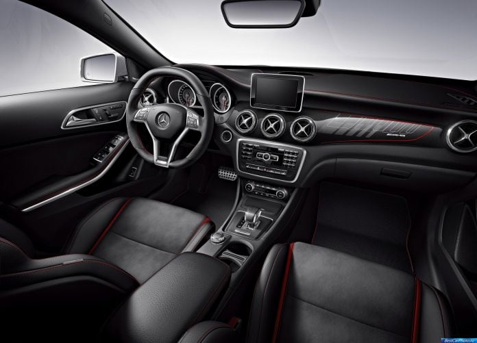 2015 Mercedes-Benz GLA 45 AMG - фотография 29 из 35