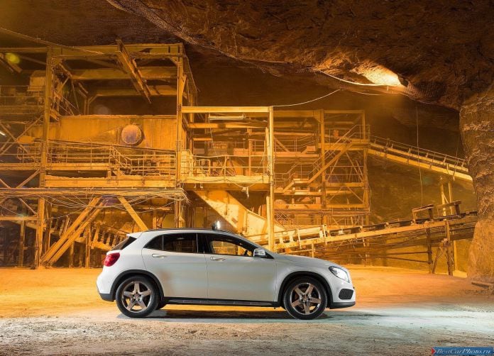 2015 Mercedes-Benz GLA UK Version - фотография 64 из 143