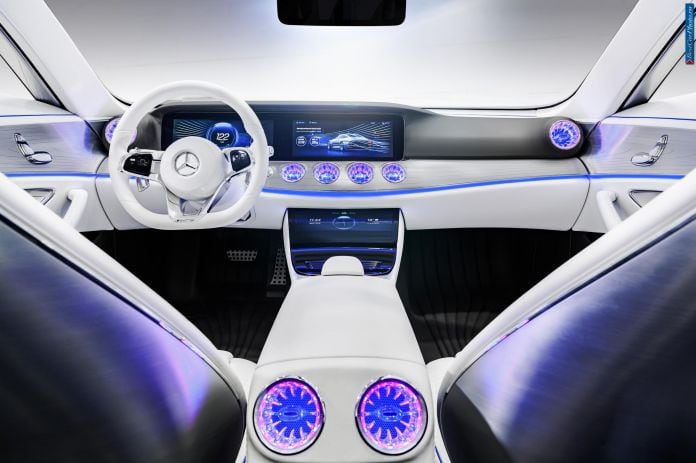 2015 Mercedes-Benz IAA Concept - фотография 30 из 77