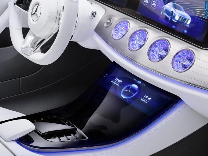 2015 Mercedes-Benz IAA Concept - фотография 40 из 77 2015 Mercedes-Benz IAA Concept - фотография 40 из 77