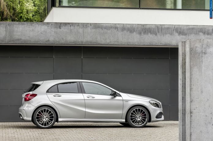 2016 Mercedes-Benz A-class - фотография 12 из 42