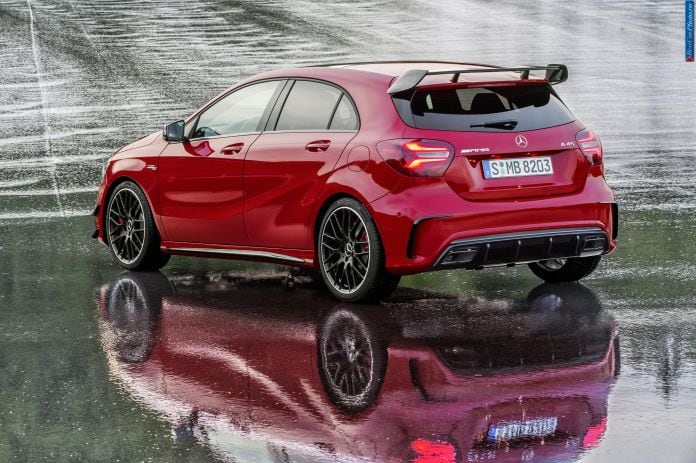2016 Mercedes-Benz A45 AMG - фотография 2 из 15 2016 Mercedes-Benz A45 AMG - фотография 2 из 15