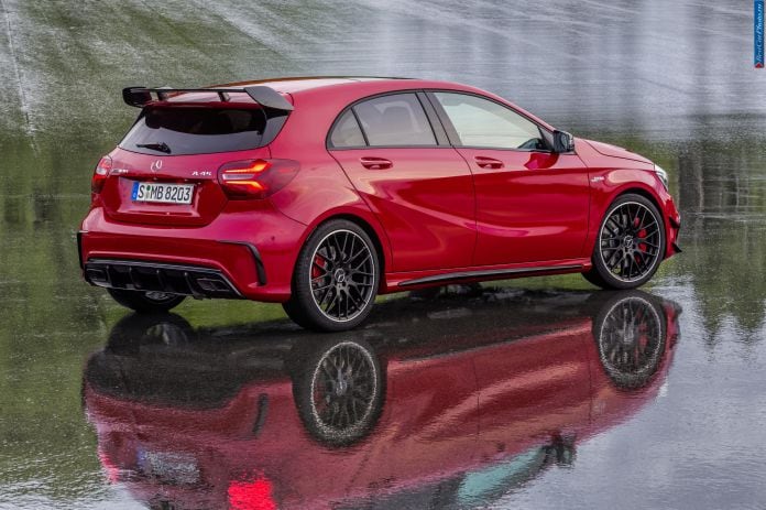 2016 Mercedes-Benz A45 AMG - фотография 4 из 15