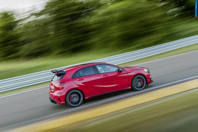 2016 Mercedes-Benz A45 AMG - фотография 11 из 15