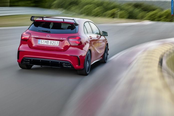 2016 Mercedes-Benz A45 AMG - фотография 12 из 15