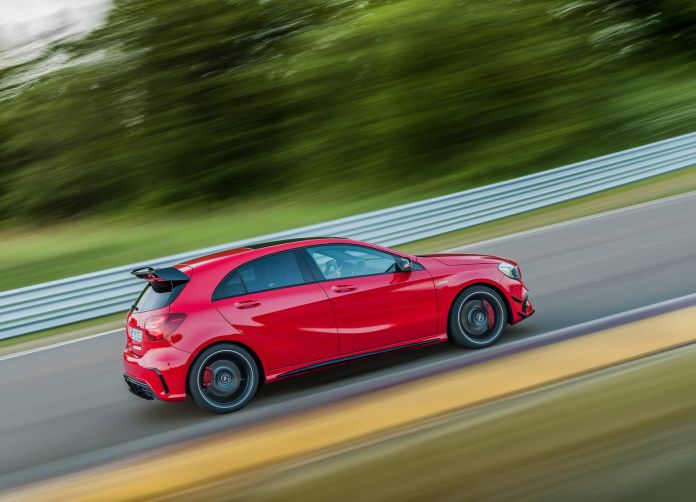 2016 Mercedes-Benz A45 AMG 4matic - фотография 18 из 55 2016 Mercedes-Benz A45 AMG 4matic - фотография 18 из 55