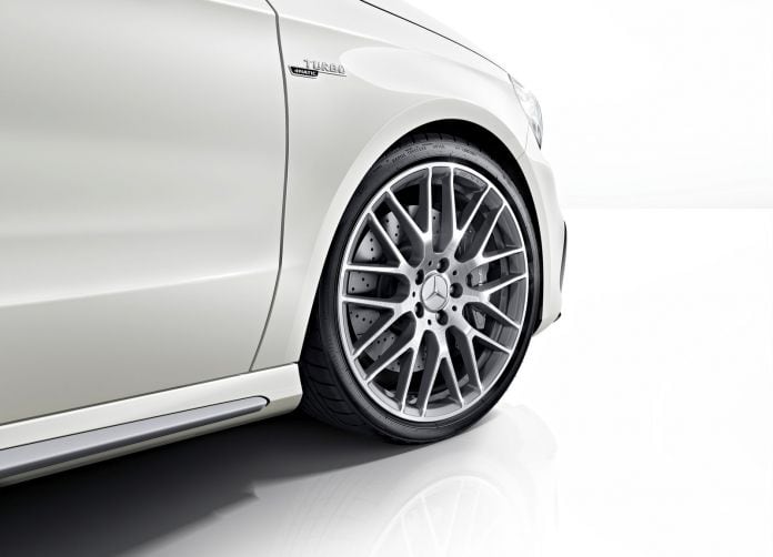 2016 Mercedes-Benz A45 AMG 4matic - фотография 49 из 55