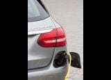 mercedes-benz_2016_c350_plug_in_hybrid_estate_010.jpg
