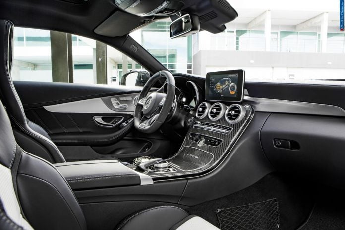2016 Mercedes-Benz C63 AMG Coupe - фотография 28 из 29 2016 Mercedes-Benz C63 AMG Coupe - фотография 28 из 29