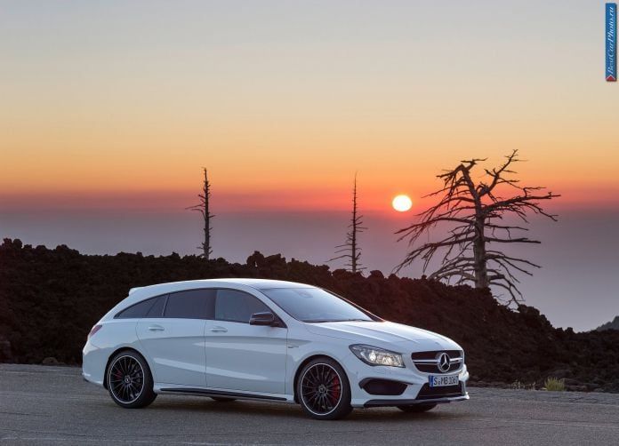 2015 Mercedes-Benz CLA 45 AMG Shooting Brake - фотография 3 из 62