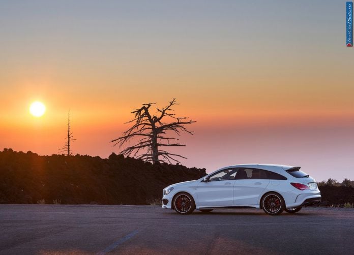 2015 Mercedes-Benz CLA 45 AMG Shooting Brake - фотография 19 из 62