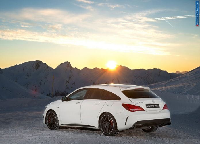 2015 Mercedes-Benz CLA 45 AMG Shooting Brake - фотография 20 из 62