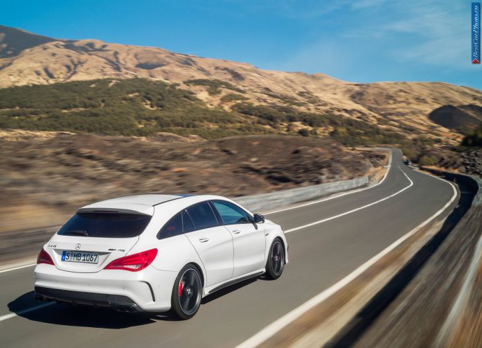 2015 Mercedes-Benz CLA 45 AMG Shooting Brake - фотография 23 из 62