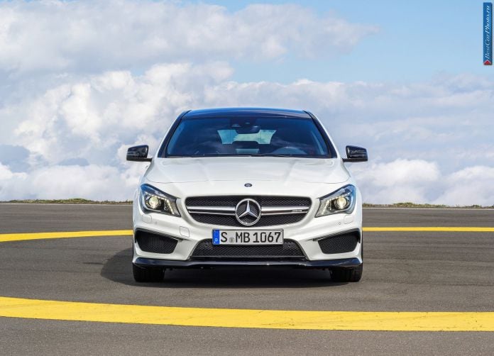 2015 Mercedes-Benz CLA 45 AMG Shooting Brake - фотография 25 из 62