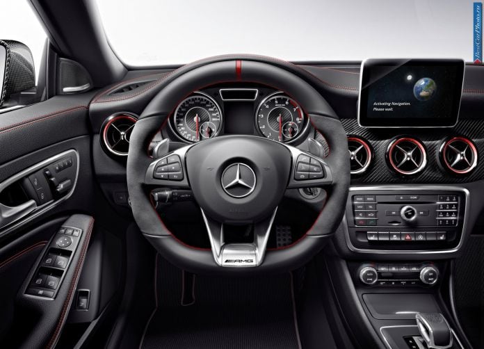 2015 Mercedes-Benz CLA 45 AMG Shooting Brake - фотография 37 из 62